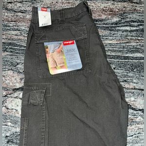 Men’s Wrangler Rip-Stop Cargo Shorts size 34